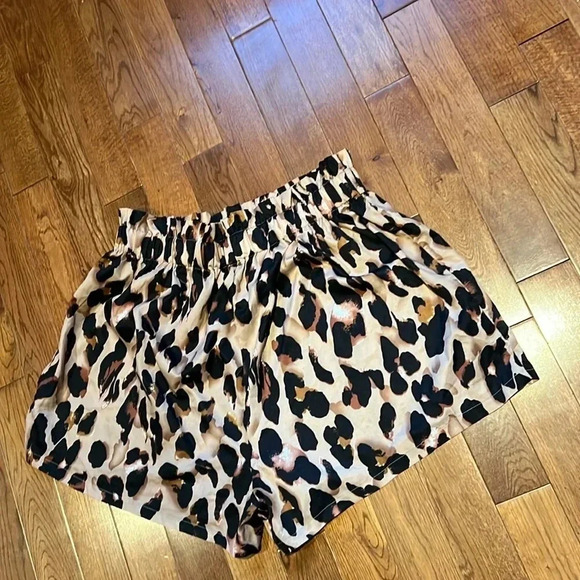 SHEIN leopard  print chiffon high waisted shorts Sz 3XL - Picture 9 of 14